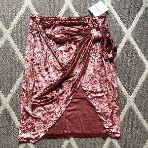 NEW Glamorous Crushed Velvet skirt Drapes Sz Large